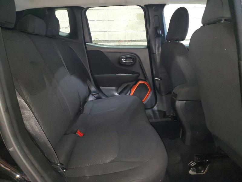 68808216 :رقم المزاد ، ZACCJBAB2JPH35371 vin ، 2018 Jeep Renegade مزاد بيع