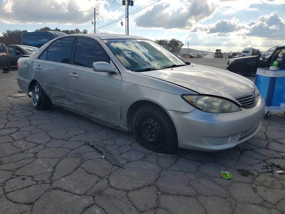 2005 Toyota Camry მანქანა იყიდება აუქციონზე, vin: 4T1BE32K85U076894, აუქციონის ნომერი: 70521336
