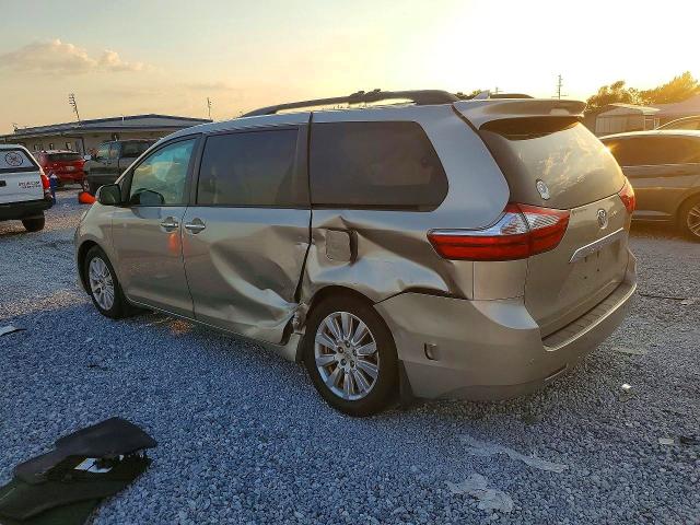 69948486 :رقم المزاد ، 5TDYZ3DC5HS785851 vin ، 2017 Toyota Sienna مزاد بيع