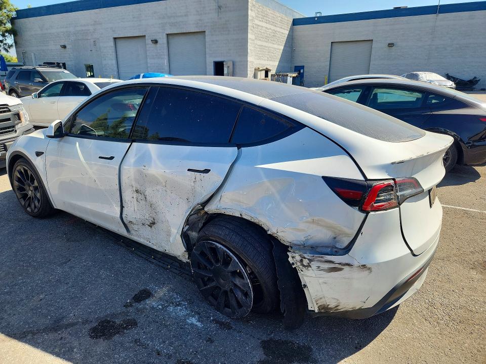 Продаж на аукціоні авто 2021 Tesla Model Y, vin: 7SAYGDED8RF008883, номер лоту: 69648576