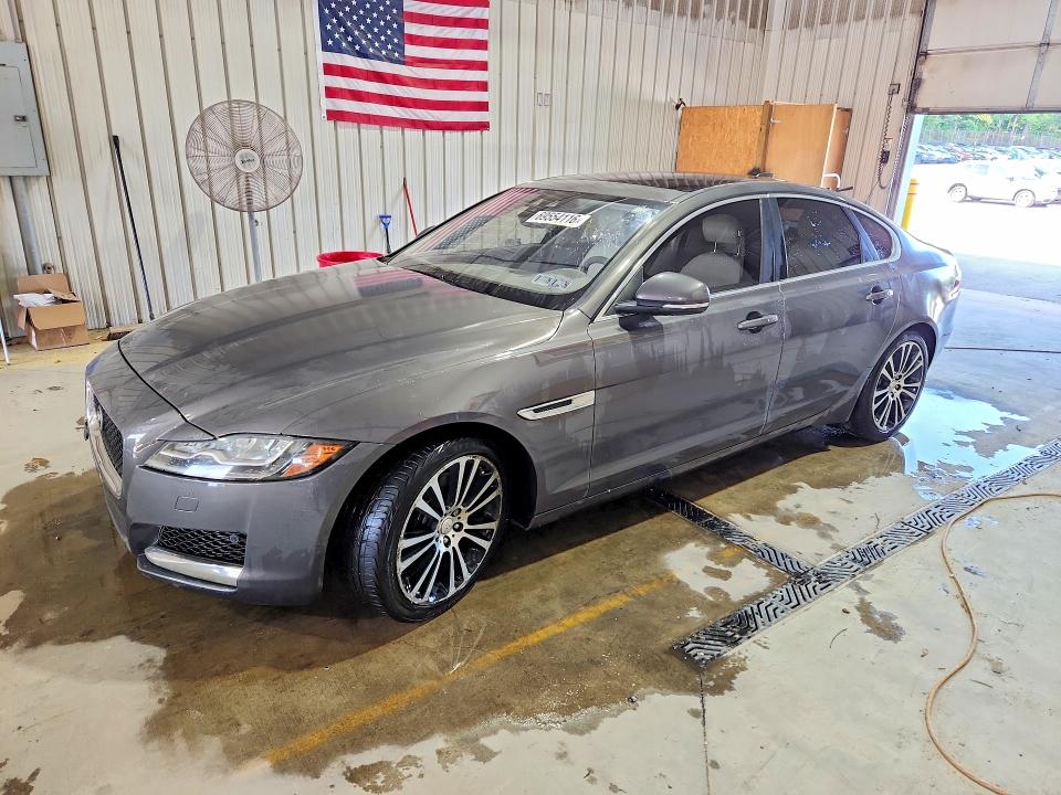 Auction sale of the 2017 Jaguar Xf, vin: SAJBK4BV7HCY27315, lot number: 69554116