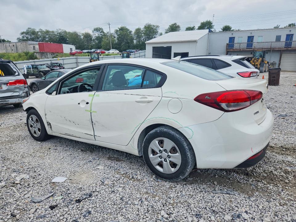 68060196 :رقم المزاد ، 3KPFK4A72JE195163 vin ، 2018 Kia Forte مزاد بيع