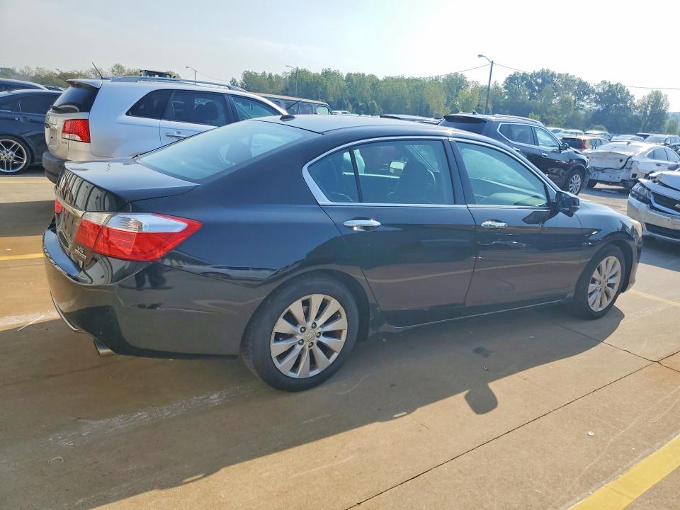 69502776 :رقم المزاد ، 1HGCR3F98FA027882 vin ، 2015 Honda Accord مزاد بيع