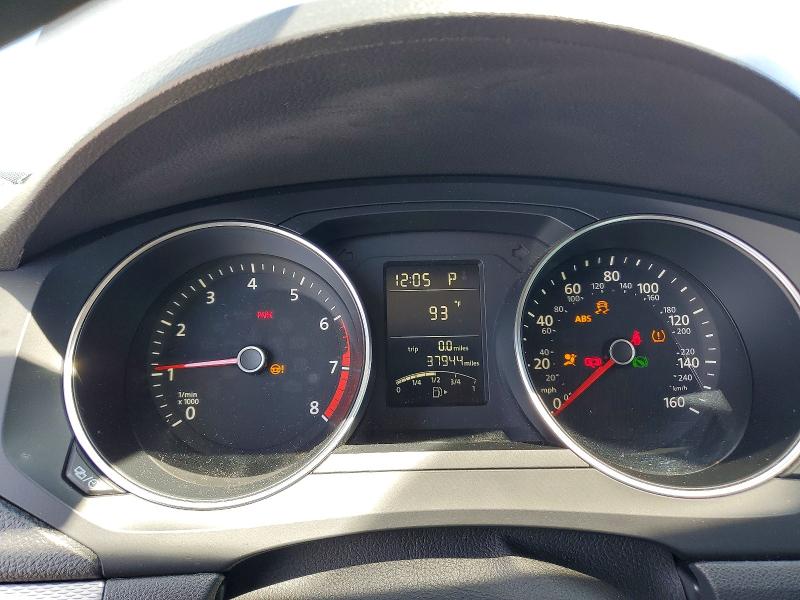 68443666 :رقم المزاد ، 3VWD17AJ4FM305566 vin ، 2015 Volkswagen Jetta مزاد بيع