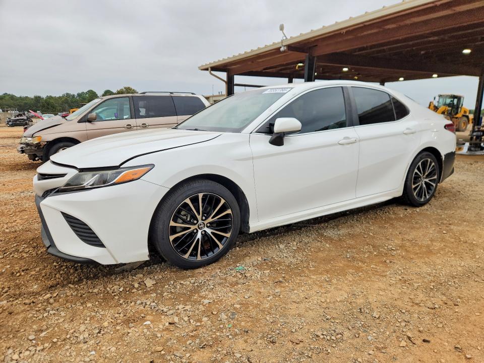 2018 Toyota Camry მანქანა იყიდება აუქციონზე, vin: 4T1B11HK2JU085785, აუქციონის ნომერი: 70352766