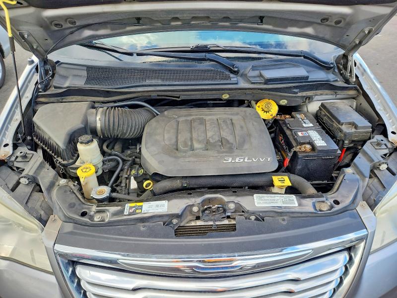 70371456 :رقم المزاد ، 2C4RC1BG9ER247044 vin ، 2014 Chrysler Town & Country مزاد بيع