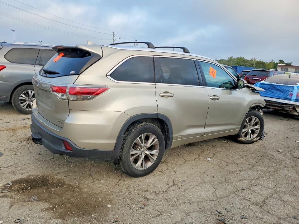 Продажа на аукционе авто 2015 Toyota Highlander, vin: 5TDJKRFH4FS131860, номер лота: 69865226