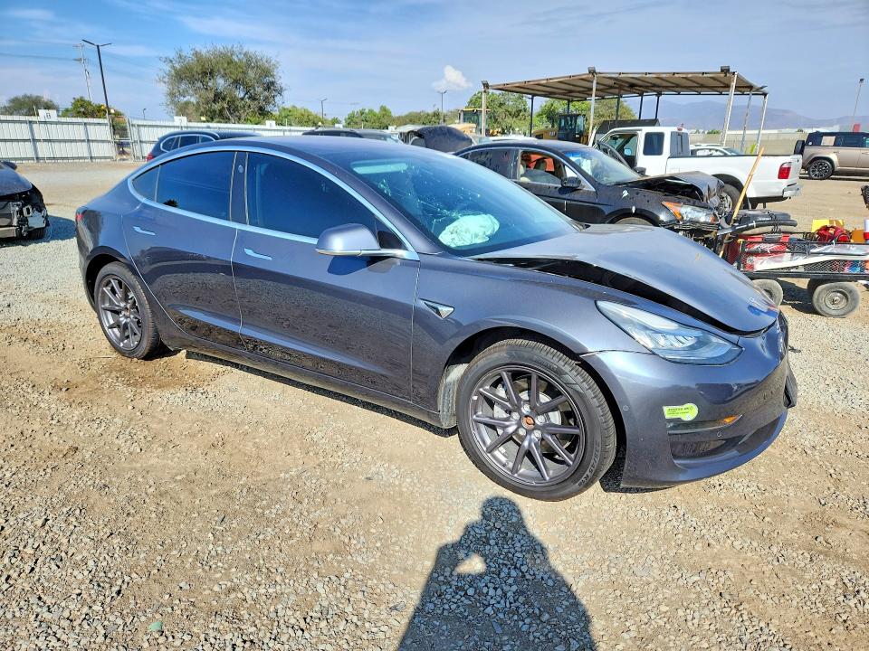Продажа на аукционе авто 2018 Tesla Model 3, vin: 5YJ3E1EB2JF128600, номер лота: 70277836