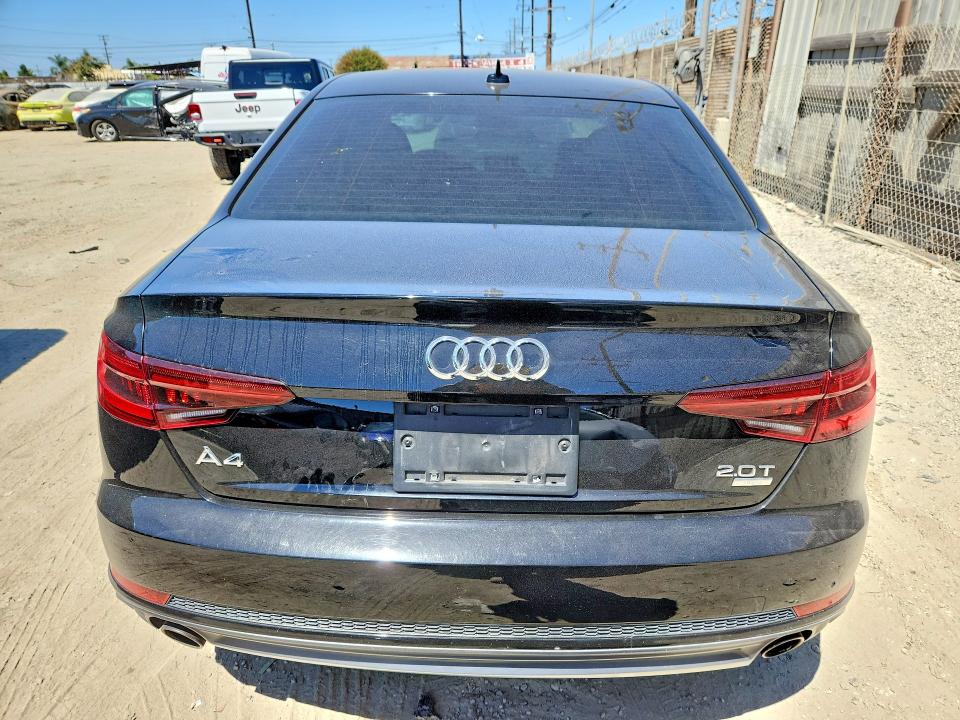 67714006 :رقم المزاد ، WAUKMAF49JA113242 vin ، 2018 Audi A4 مزاد بيع