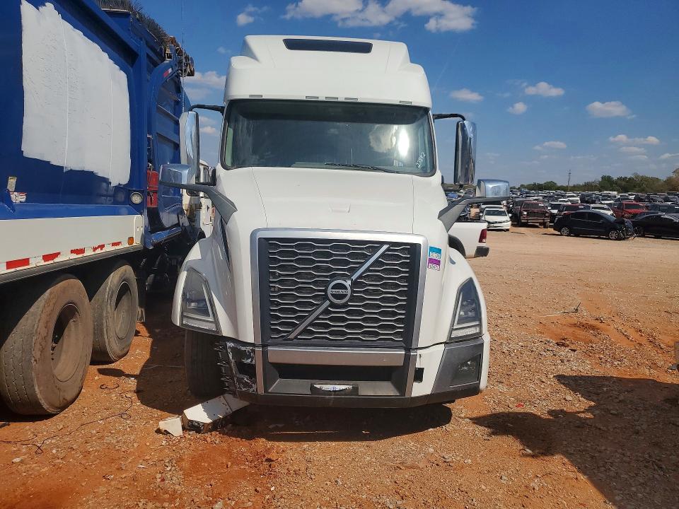 Aukcja sprzedaży 2023 Volvo Vnl, vin: 4V4NC9EH3PN331348, numer aukcji: 69812286