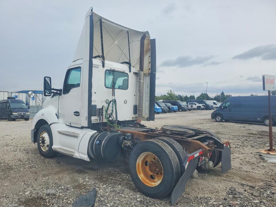 69941886 :رقم المزاد ، 1XKYA48X7FJ403375 vin ، 2015 Kenworth T680 مزاد بيع