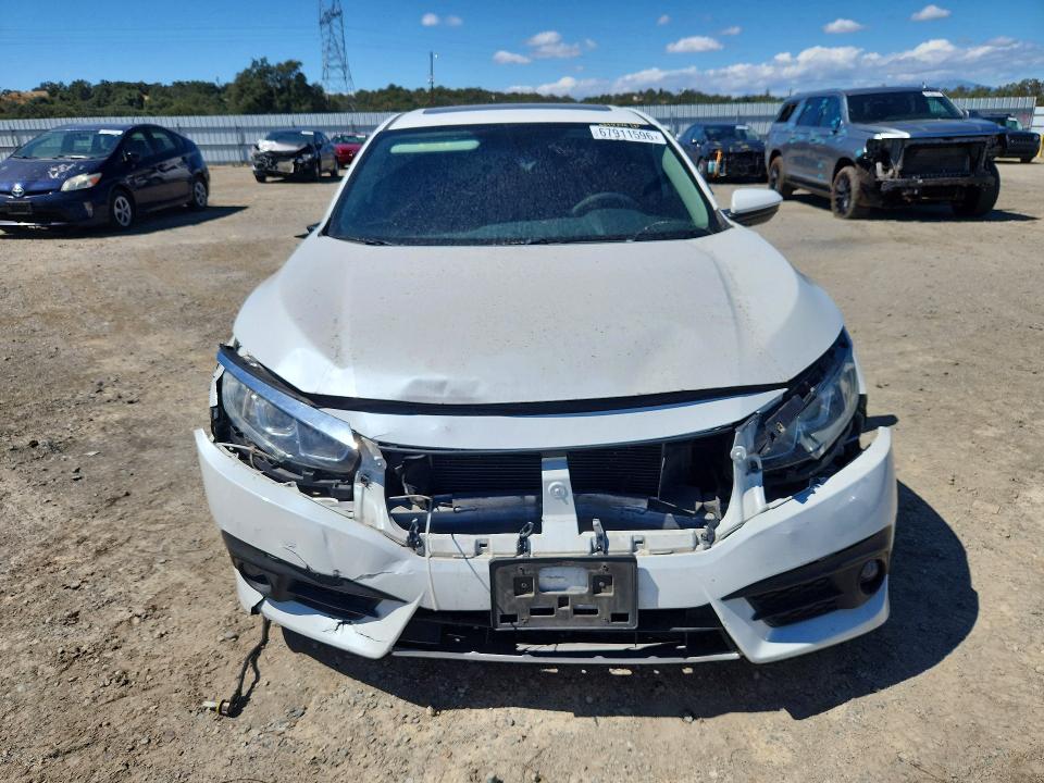 67911596 :رقم المزاد ، 19XFC2F73JE202910 vin ، 2018 Honda Civic مزاد بيع