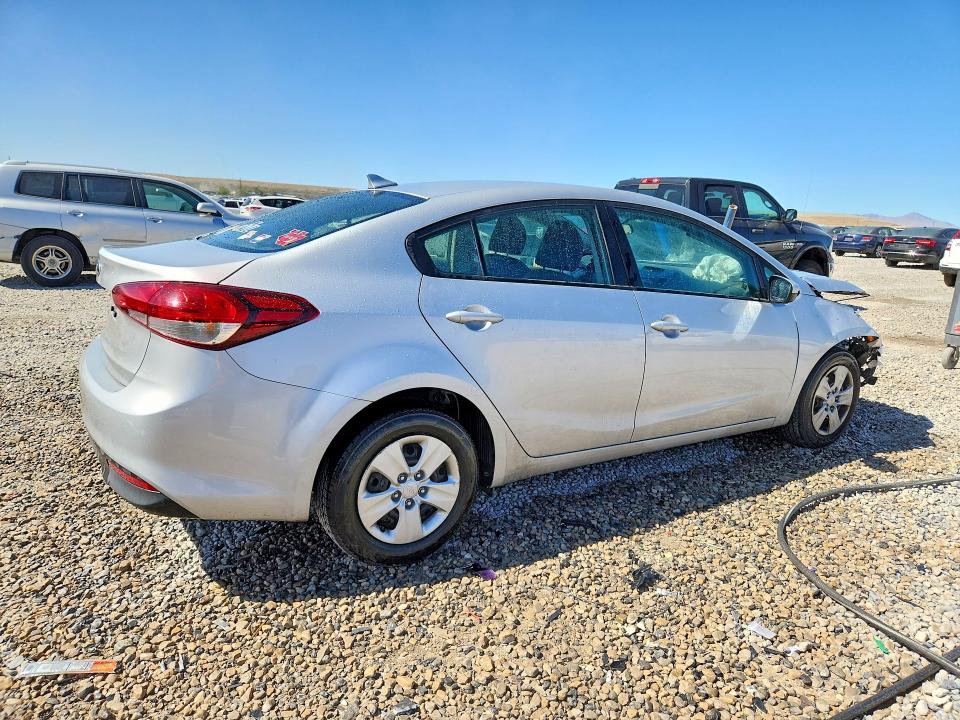 68354486 :رقم المزاد ، 3KPFK4A77HE061274 vin ، 2017 Kia Forte مزاد بيع
