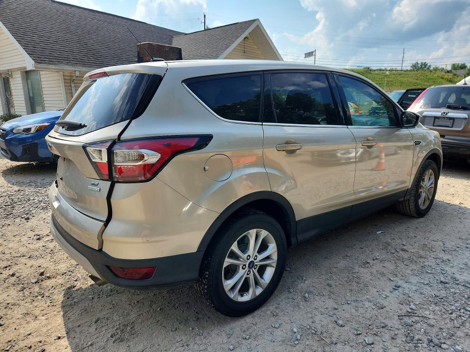 2017 Ford Escape მანქანა იყიდება აუქციონზე, vin: 1FMCU0GD6HUB73497, აუქციონის ნომერი: 67724116