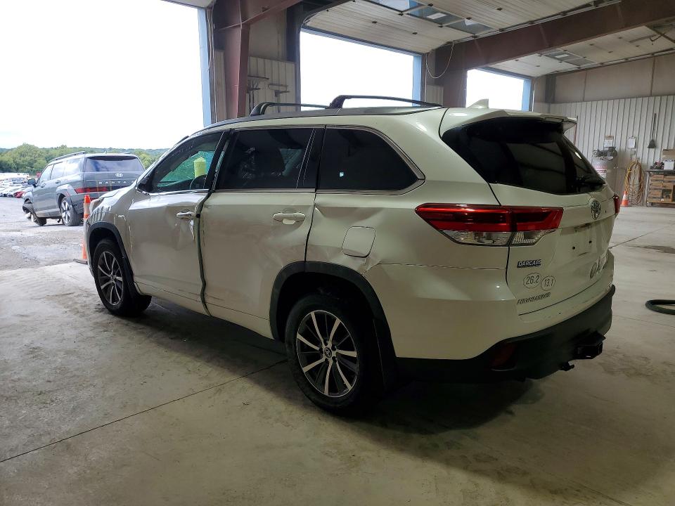 2017 Toyota Highlander მანქანა იყიდება აუქციონზე, vin: 5TDJZRFH9HS521982, აუქციონის ნომერი: 70012826