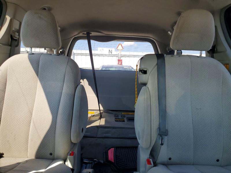 67455346 :رقم المزاد ، 5TDKK3DCXCS207974 vin ، 2012 Toyota Sienna مزاد بيع