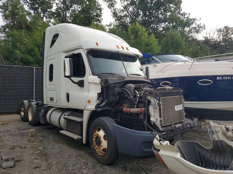 Продажа на аукционе авто 2015 Freightliner Cascadia, vin: 1FUJGLD58FLFY2231, номер лота: 65010386
