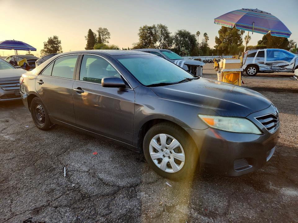 69822756 :رقم المزاد ، 4T1BF3EK2BU164960 vin ، 2011 Toyota Camry مزاد بيع