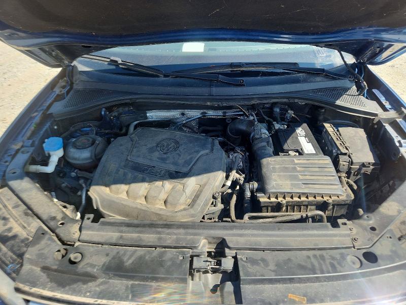 67979796 :رقم المزاد ، 3VV3B7AX0JM077138 vin ، 2018 Volkswagen Tiguan مزاد بيع