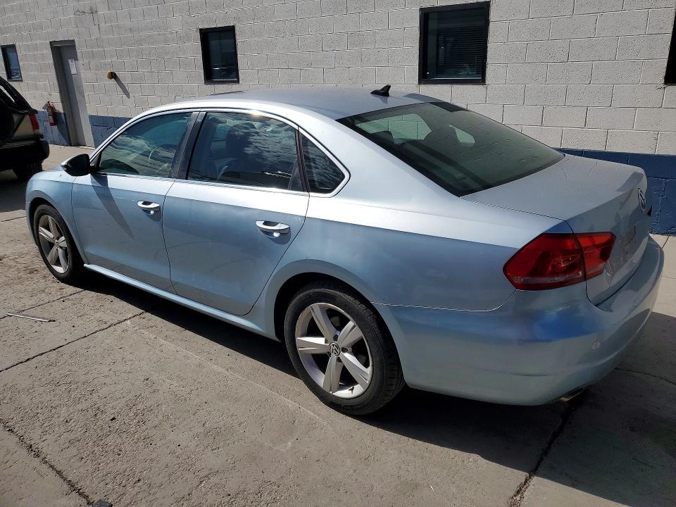 2012 Volkswagen Passat მანქანა იყიდება აუქციონზე, vin: 1VWBH7A38CC050390, აუქციონის ნომერი: 68789326