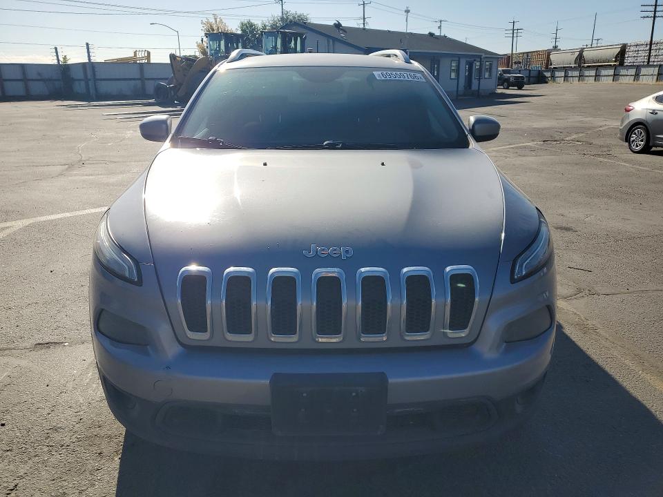 69559766 :رقم المزاد ، 1C4PJLCB6FW608007 vin ، 2015 Jeep Cherokee مزاد بيع