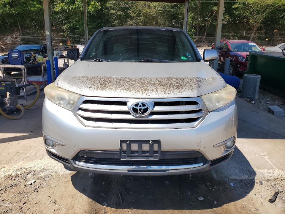 67195536 :رقم المزاد ، 5TDBK3EH1DS277116 vin ، 2013 Toyota Highlander مزاد بيع
