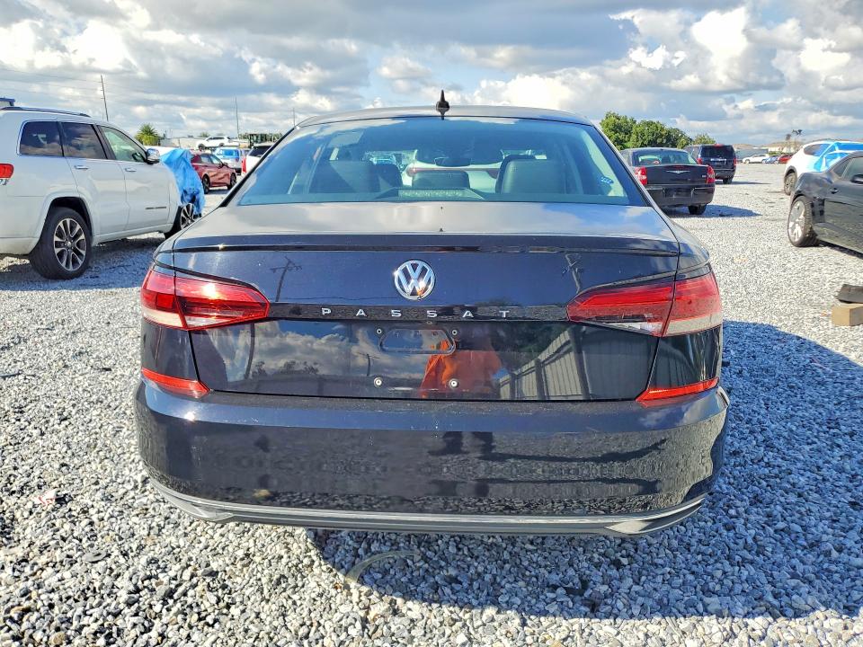 2020 Volkswagen Passat მანქანა იყიდება აუქციონზე, vin: 1VWSA7A3XLC010588, აუქციონის ნომერი: 70229396