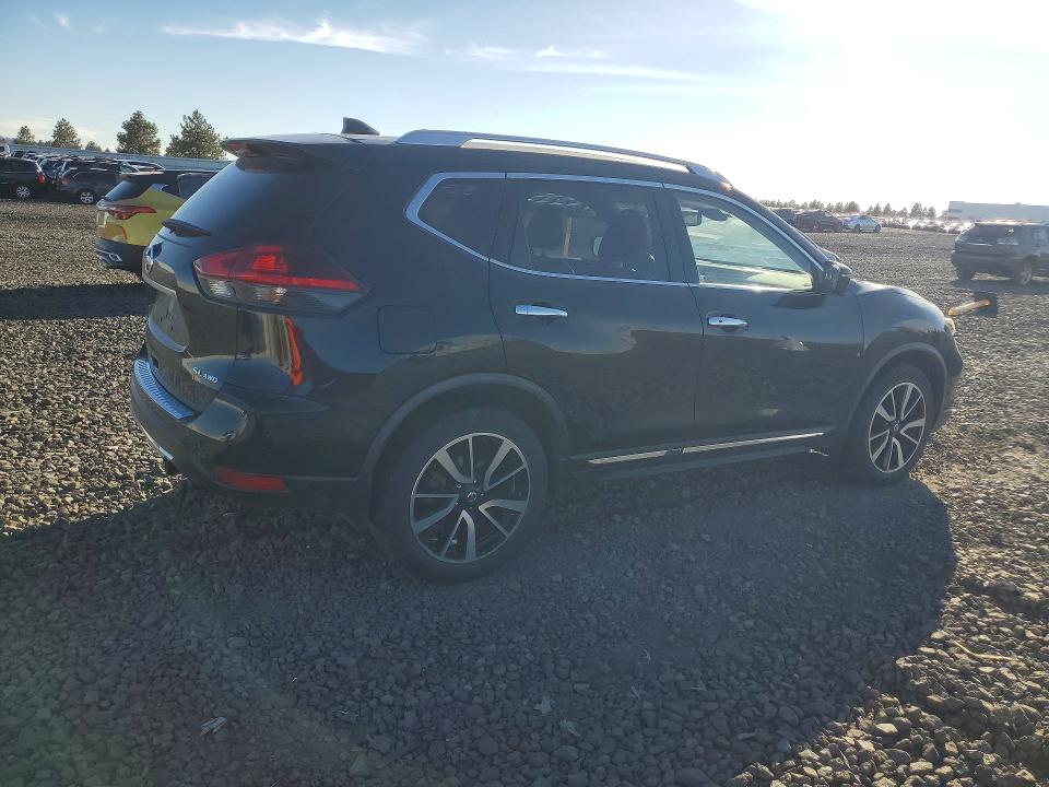 70945216 :رقم المزاد ، JN8AT2MV7JW326667 vin ، 2018 Nissan Rogue مزاد بيع