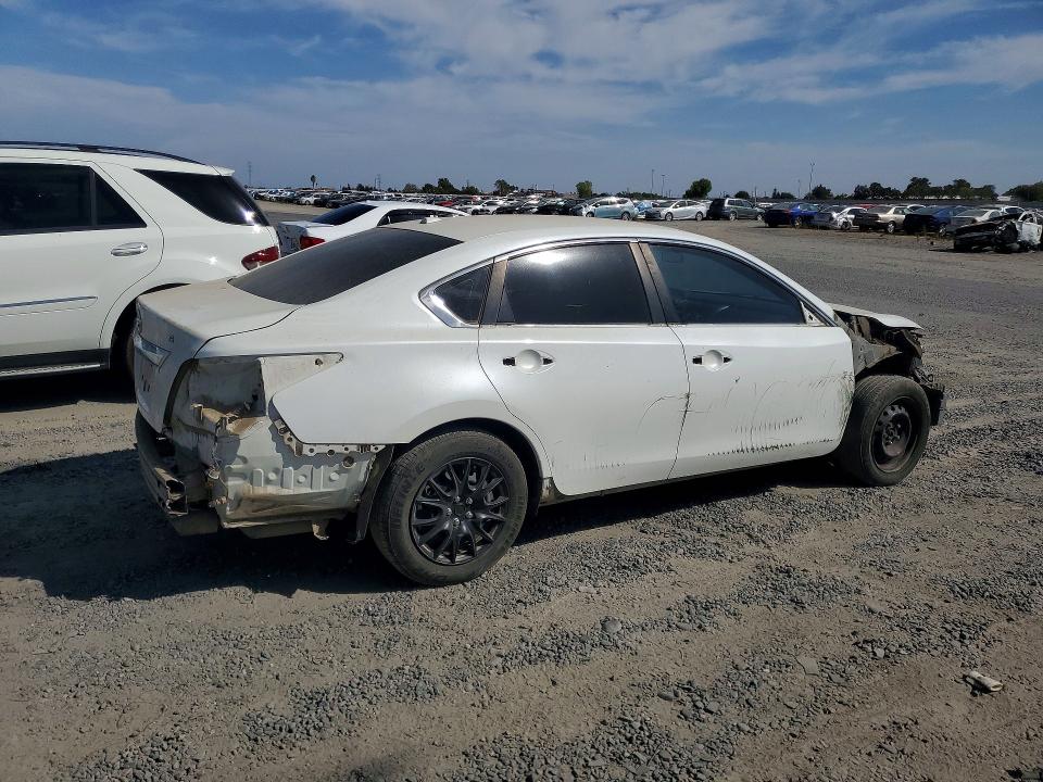 70101956 :رقم المزاد ، 1N4AL3AP6FN320336 vin ، 2015 Nissan Altima مزاد بيع
