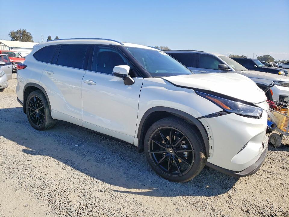 Продаж на аукціоні авто 2021 Toyota Highlander, vin: 5TDHZRBH6MS073358, номер лоту: 70696086