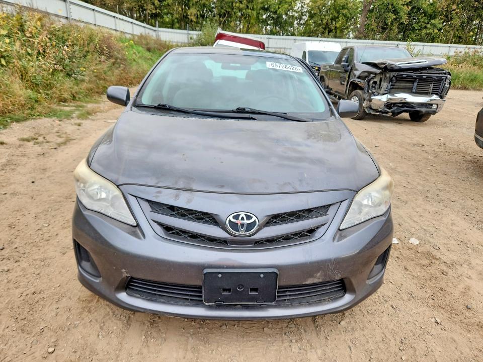 69768426 :رقم المزاد ، 2T1BU4EE1DC059711 vin ، 2013 Toyota Corolla مزاد بيع