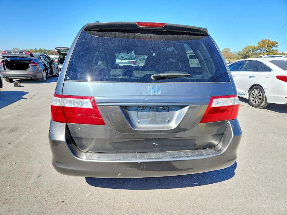 70997306 :رقم المزاد ، 5FNRL38747B456628 vin ، 2007 Honda Odyssey مزاد بيع