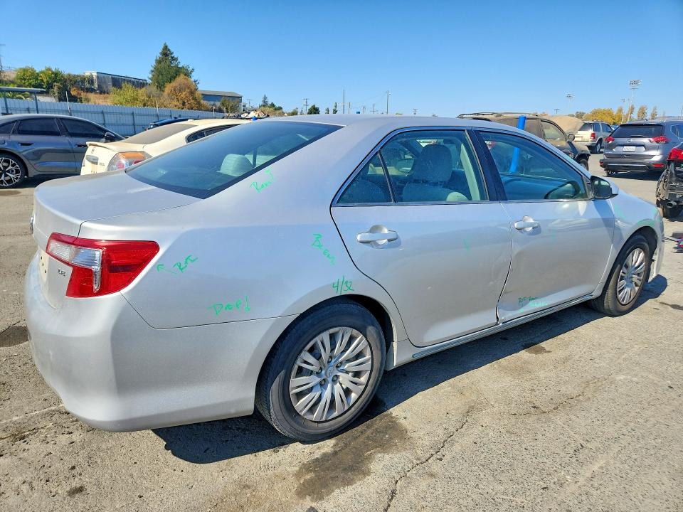 2014 Toyota Camry მანქანა იყიდება აუქციონზე, vin: 4T1BF1FK5EU405952, აუქციონის ნომერი: 70102036