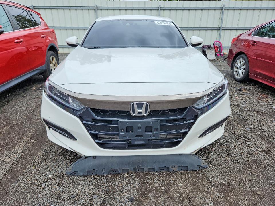 Продаж на аукціоні авто 2018 Honda Accord, vin: 1HGCV1F33JA022108, номер лоту: 69500666