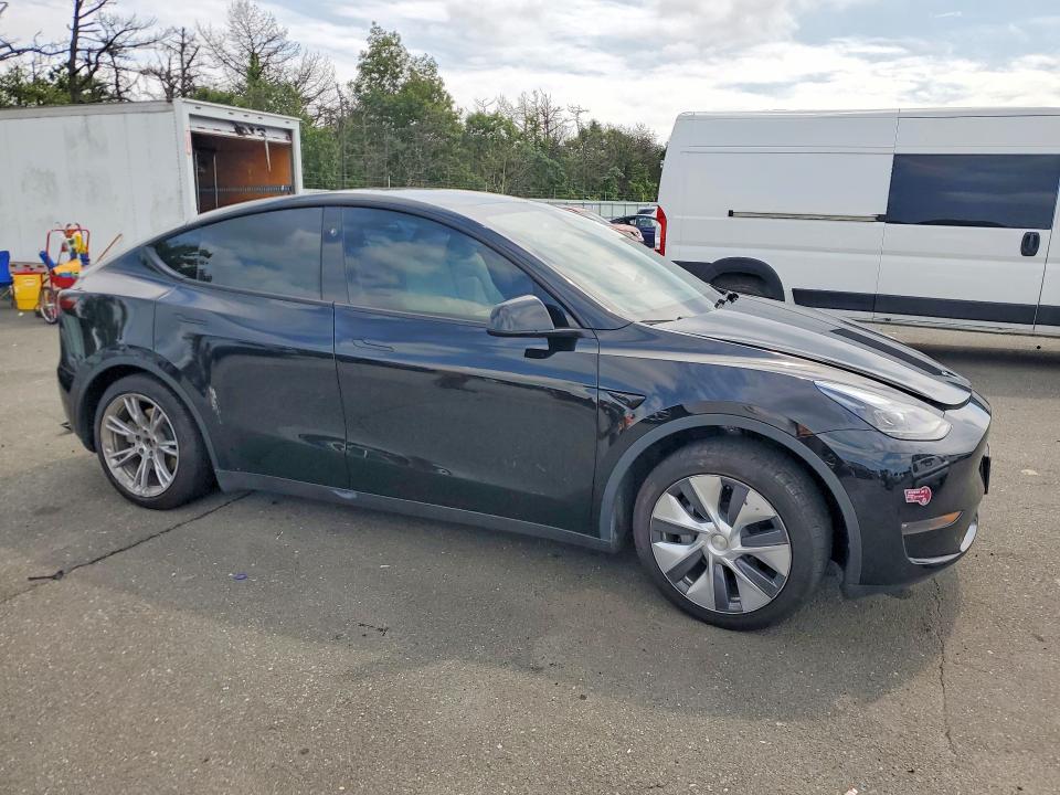 67796556 :رقم المزاد ، 7SAYGAEE8PF861529 vin ، 2023 Tesla Model Y مزاد بيع