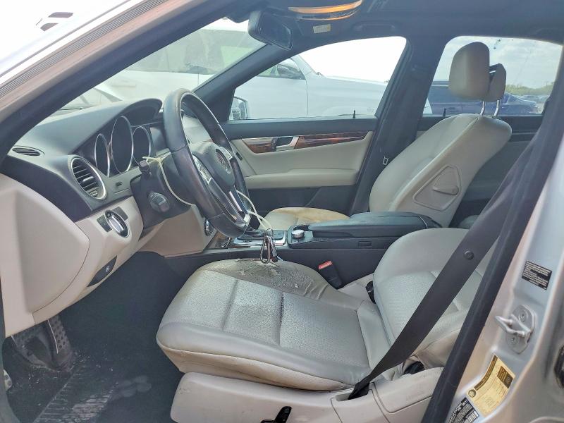 2012 Mercedes-benz C მანქანა იყიდება აუქციონზე, vin: WDDGF4HB1CA624842, აუქციონის ნომერი: 70025476