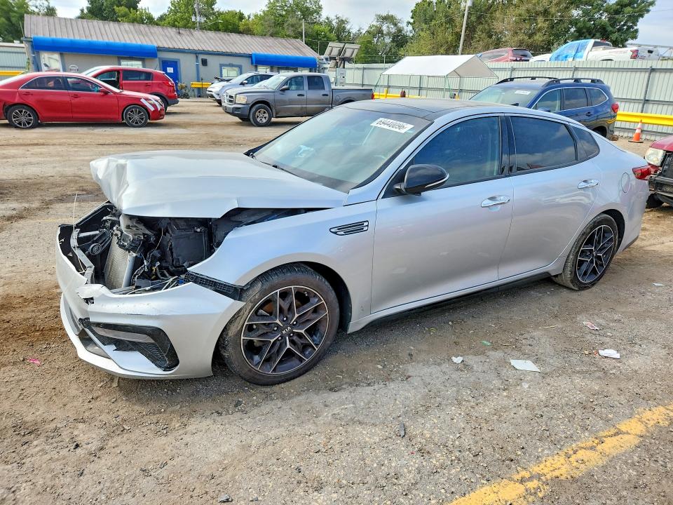 2020 Kia Optima მანქანა იყიდება აუქციონზე, vin: 5XXGT4L3XLG443035, აუქციონის ნომერი: 69440096