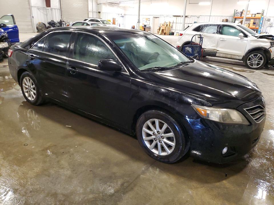 69598096 :رقم المزاد ، 4T1BF3EK7BU212064 vin ، 2011 Toyota Camry مزاد بيع