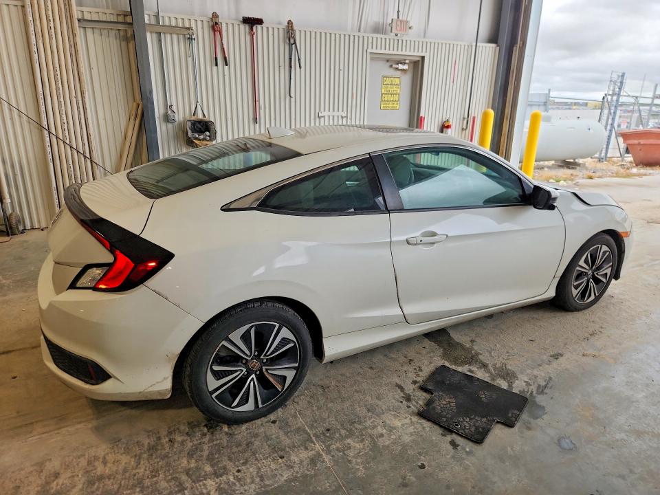 2016 Honda Civic მანქანა იყიდება აუქციონზე, vin: 2HGFC3B32GH359321, აუქციონის ნომერი: 69363866