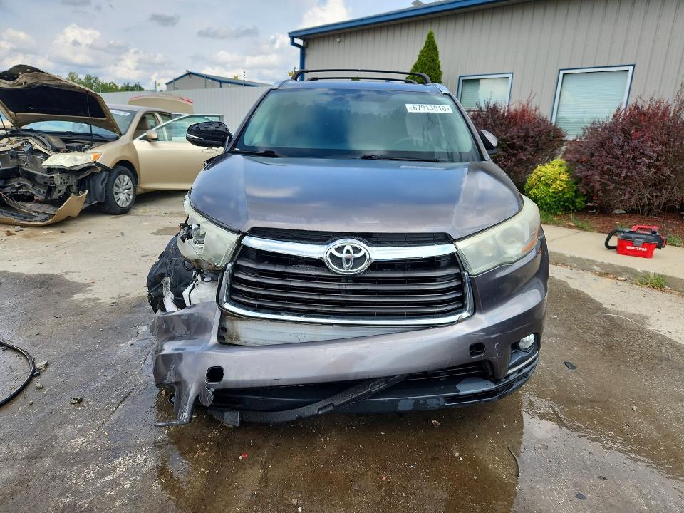 67913016 :رقم المزاد ، 5TDJKRFH1FS152360 vin ، 2015 Toyota Highlander مزاد بيع