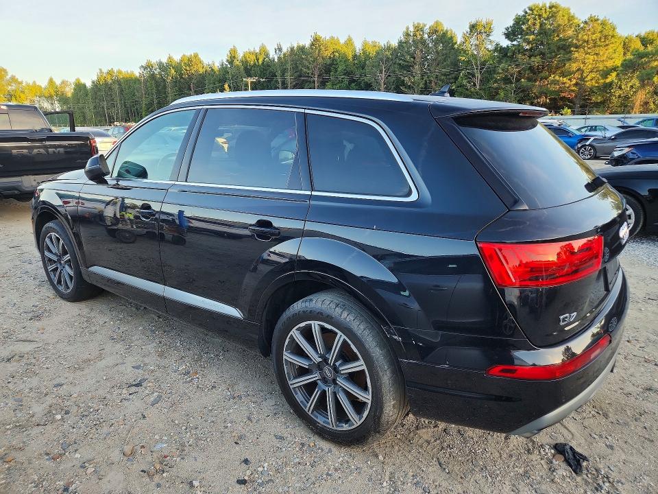 Продажа на аукционе авто 2017 Audi Q7, vin: WA1LAAF76HD005450, номер лота: 68721016