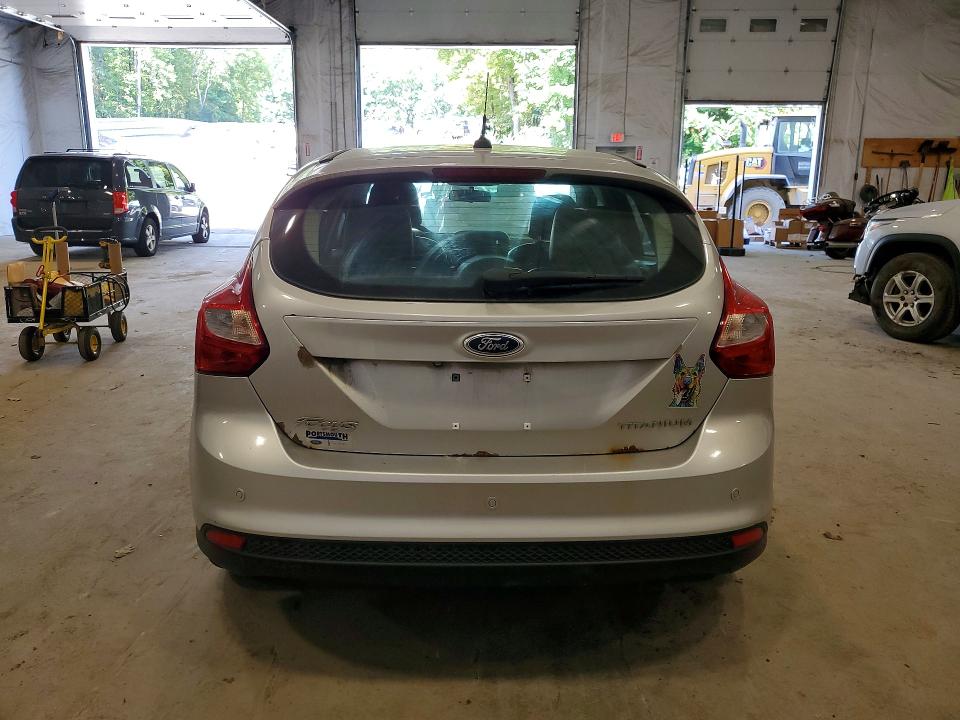 69127786 :رقم المزاد ، 1FADP3N28EL257251 vin ، 2014 Ford Focus مزاد بيع