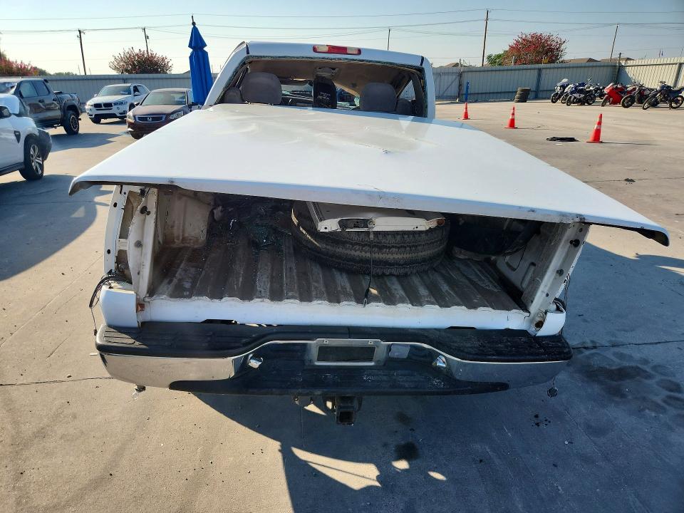 Продаж на аукціоні авто 2000 Chevrolet Silverado, vin: 1GCEK14T8YZ333094, номер лоту: 67870426
