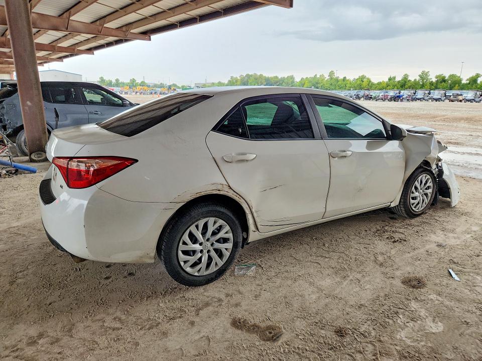 67420226 :رقم المزاد ، 5YFBURHE9JP855921 vin ، 2018 Toyota Corolla مزاد بيع