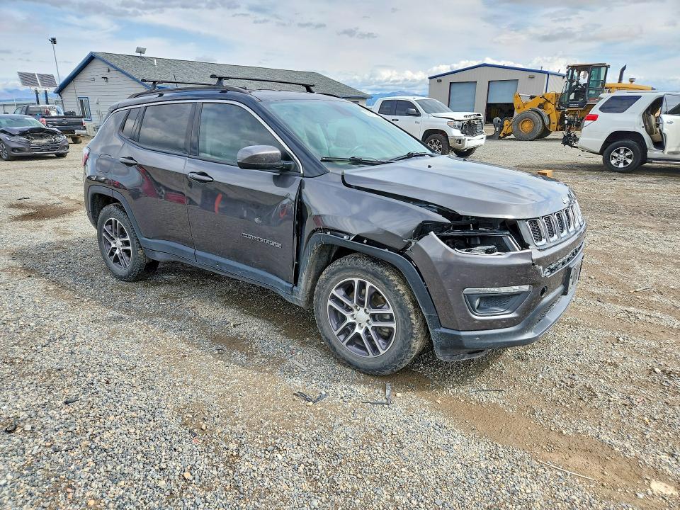 67870116 :رقم المزاد ، 3C4NJDBB4JT470206 vin ، 2018 Jeep Compass مزاد بيع