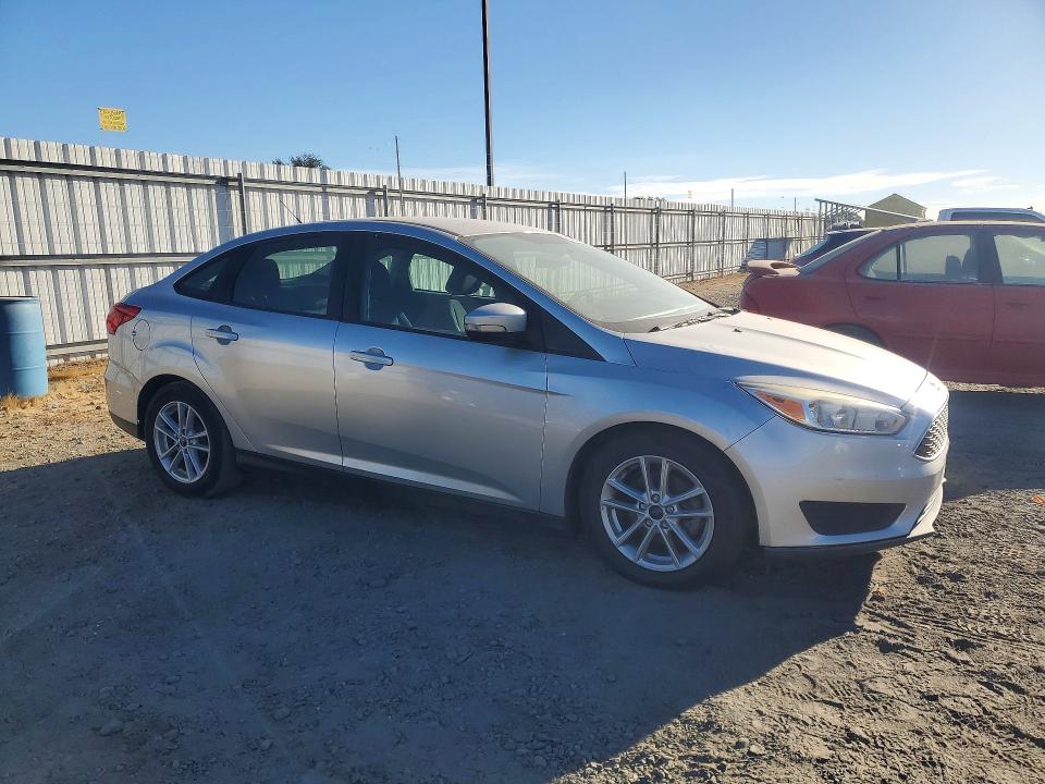 70621146 :رقم المزاد ، 1FADP3F27HL296433 vin ، 2017 Ford Focus مزاد بيع