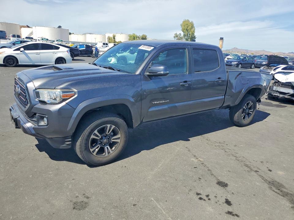 68412006 :رقم المزاد ، 3TMDZ5BN4JM047852 vin ، 2018 Toyota Tacoma مزاد بيع