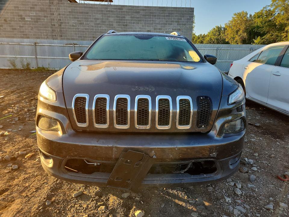 67508576 :رقم المزاد ، 1C4PJMCB0HW634627 vin ، 2017 Jeep Cherokee مزاد بيع