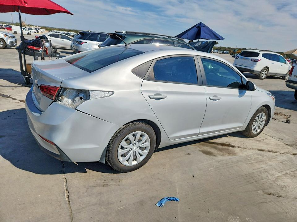 2022 Hyundai Accent მანქანა იყიდება აუქციონზე, vin: 3KPC24A64NE165274, აუქციონის ნომერი: 70330286