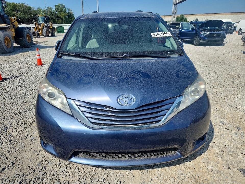 2016 Toyota Sienna მანქანა იყიდება აუქციონზე, vin: 5TDKK3DC5GS713735, აუქციონის ნომერი: 67421296